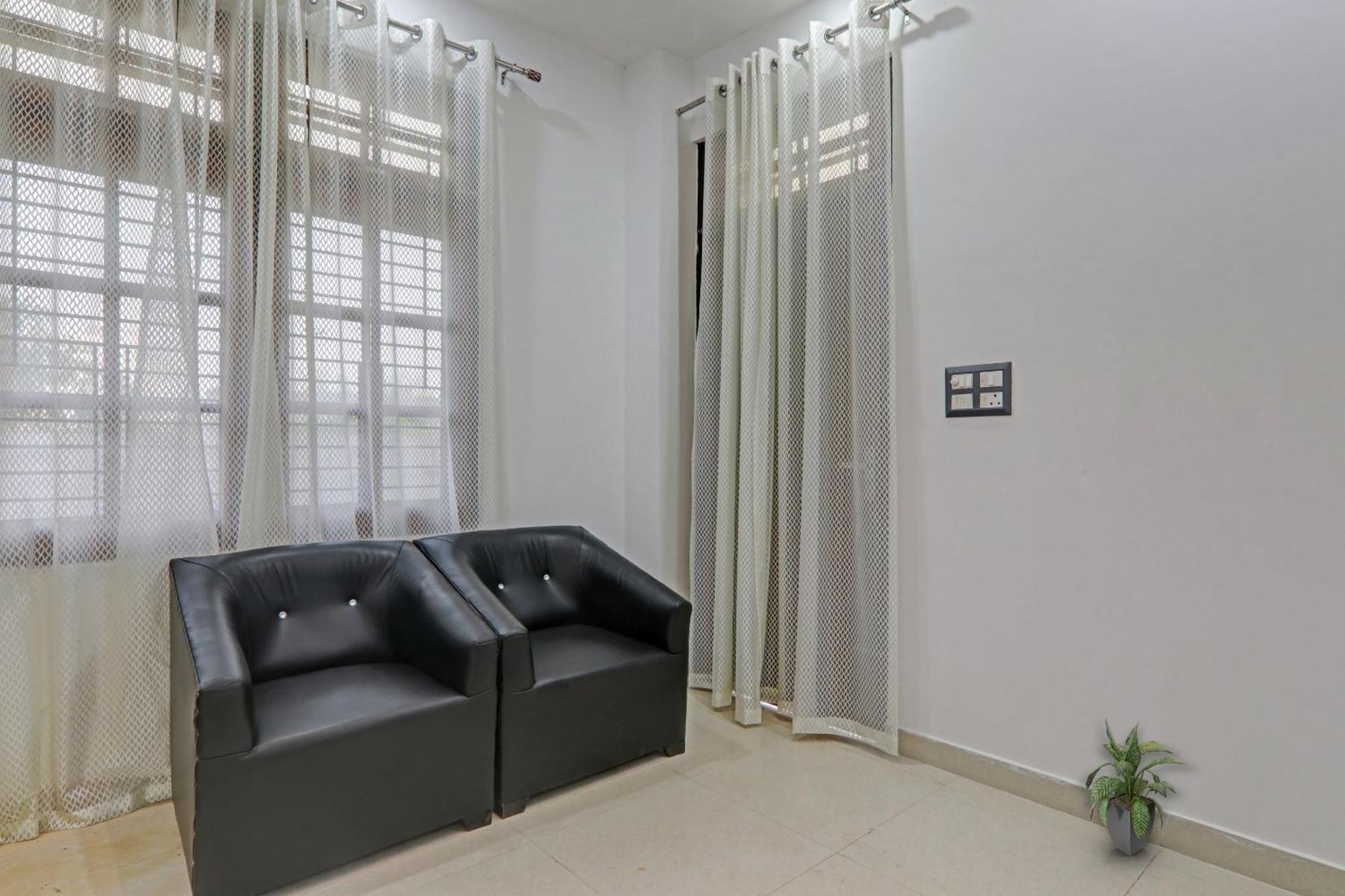 Townhouse Relax Inn Chinhat Esterno foto