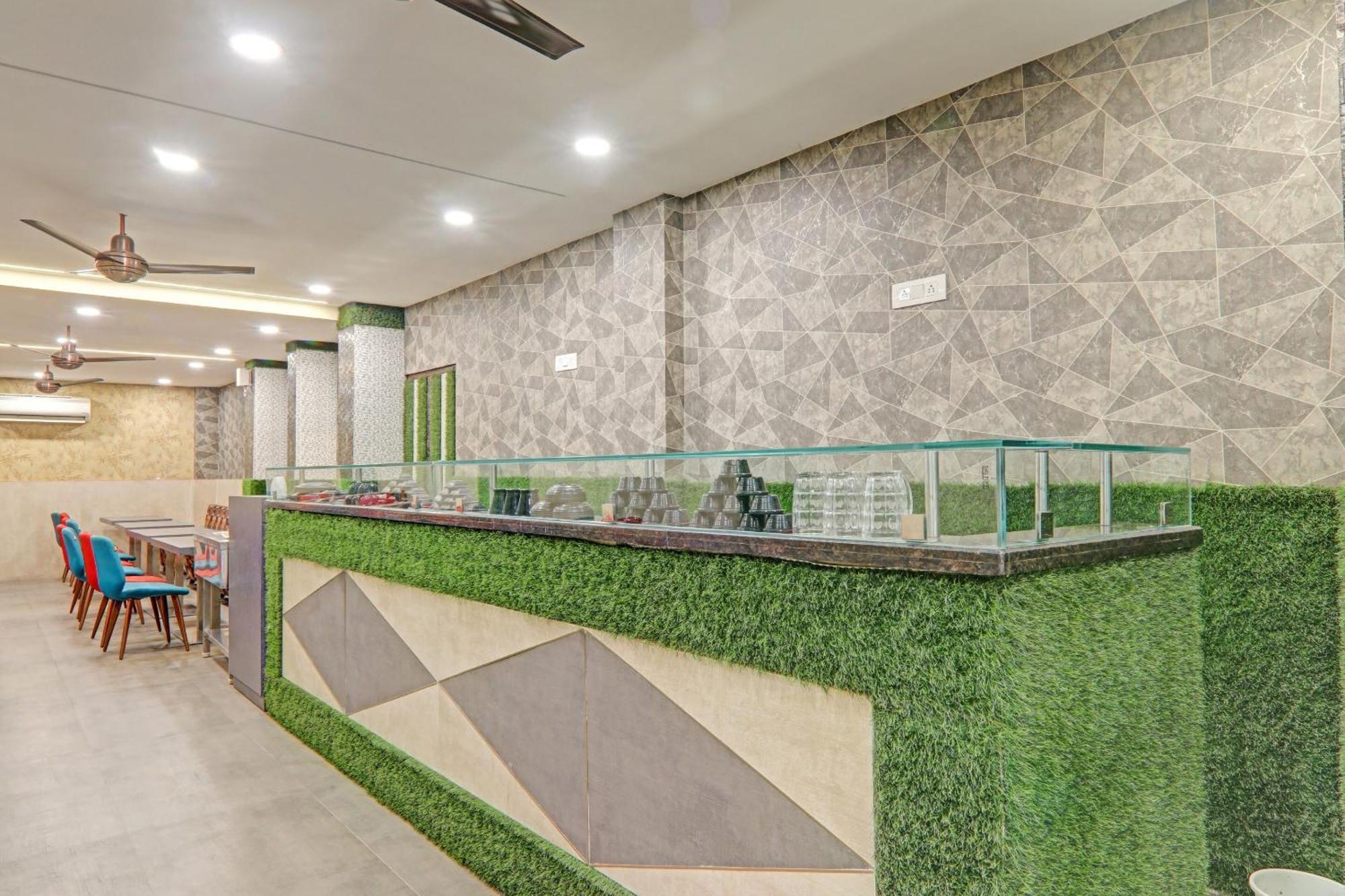 Townhouse Relax Inn Chinhat Esterno foto
