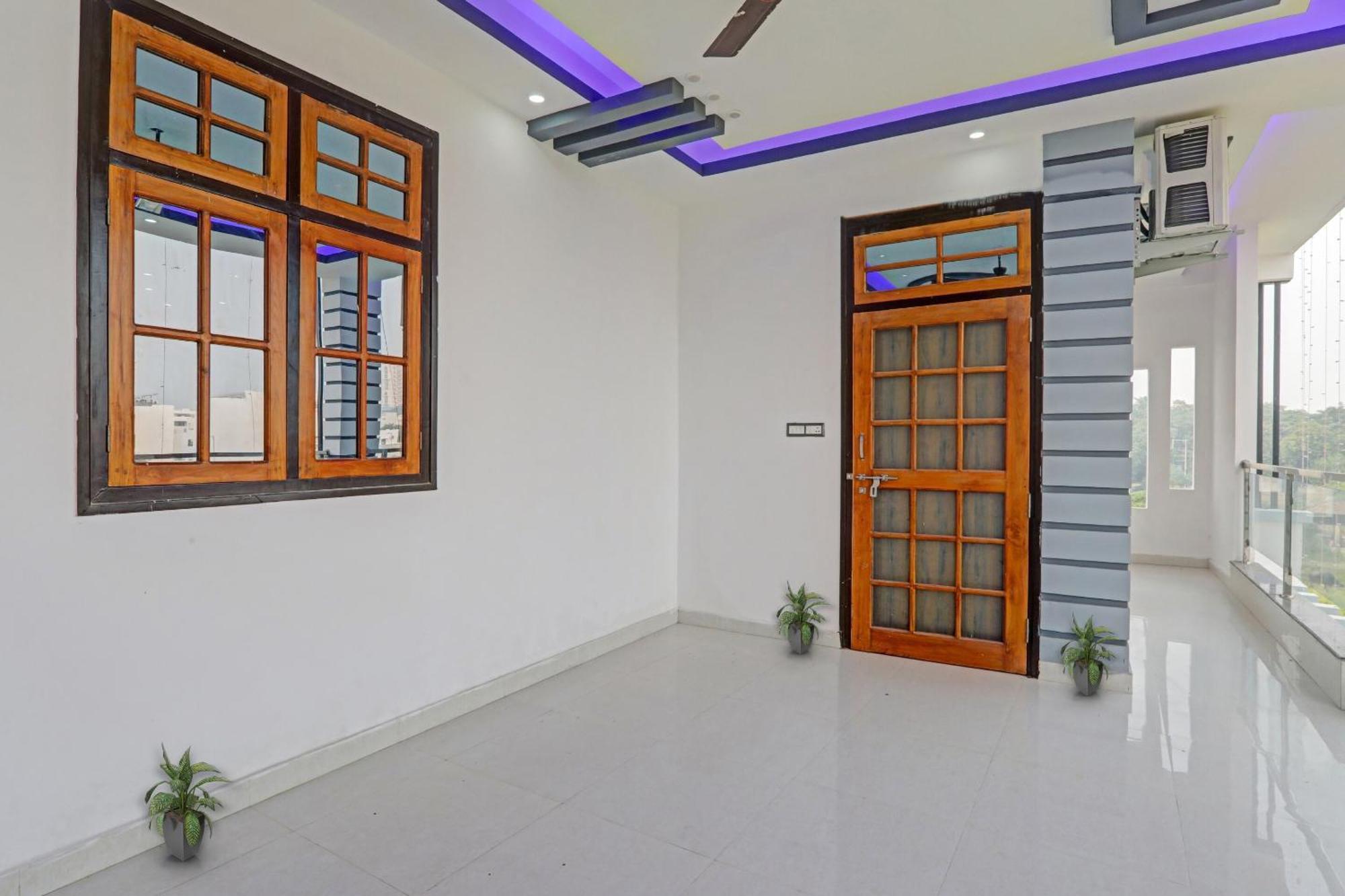Townhouse Relax Inn Chinhat Esterno foto